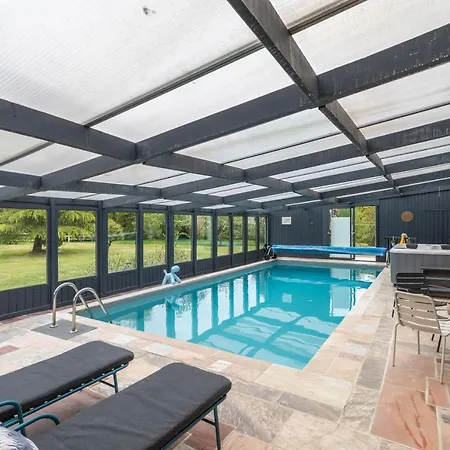 La Villa Du Golf - Avec Piscine Couverte Chauffee Et Jacuzzi Le Tronchet  Esterno foto